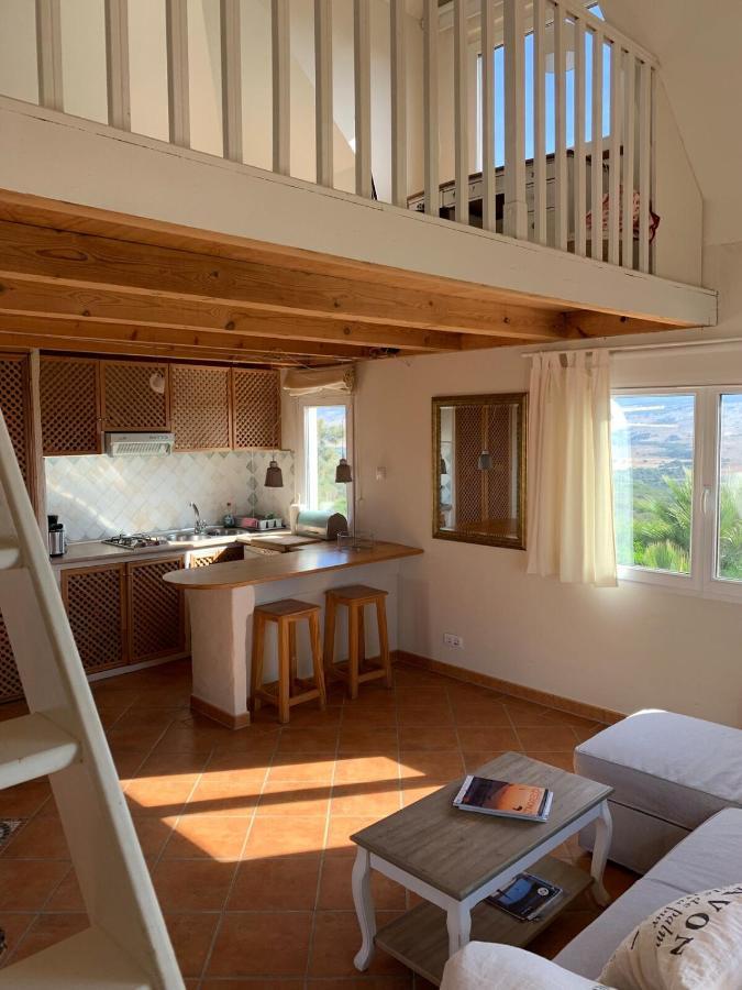 Apartment Romantic Apartment, 5 Mins From With Scenic View & 350mbps High Speed Wifi *