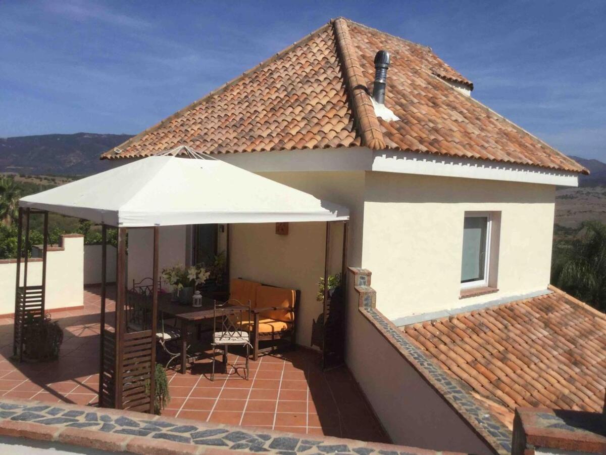 Romantic Apartment, 5 Mins From With Scenic View & 350mbps High Speed Wifi *